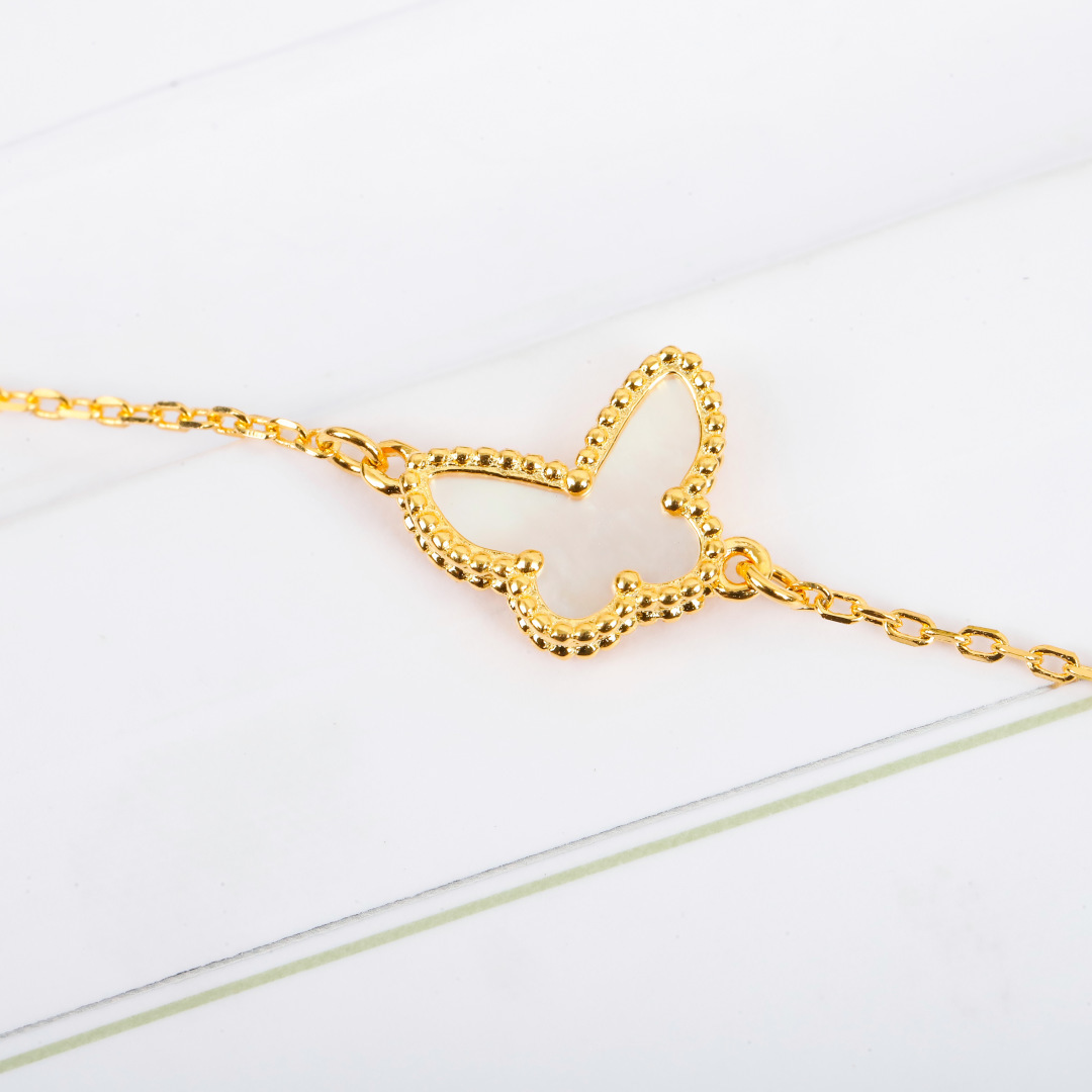 【】蝴蝶手链 官网14600+认准唯一一家真正购入珠宝类官网开发的，可订做真金真钻，只做对版官网真金货，