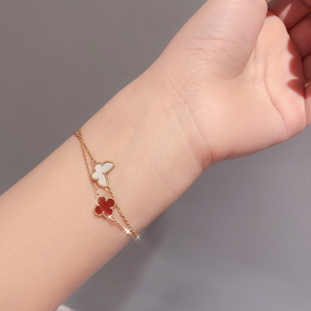 【】蝴蝶手链 官网14600+认准唯一一家真正购入珠宝类官网开发的，可订做真金真钻，只做对版官网真金货，