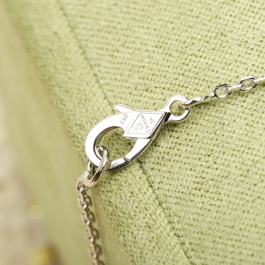 【】镭射项链，可订做18K真金真钻版，只做对版真金货，价询客Fu【纯银精工版】无敌完美的工艺，这个工艺，