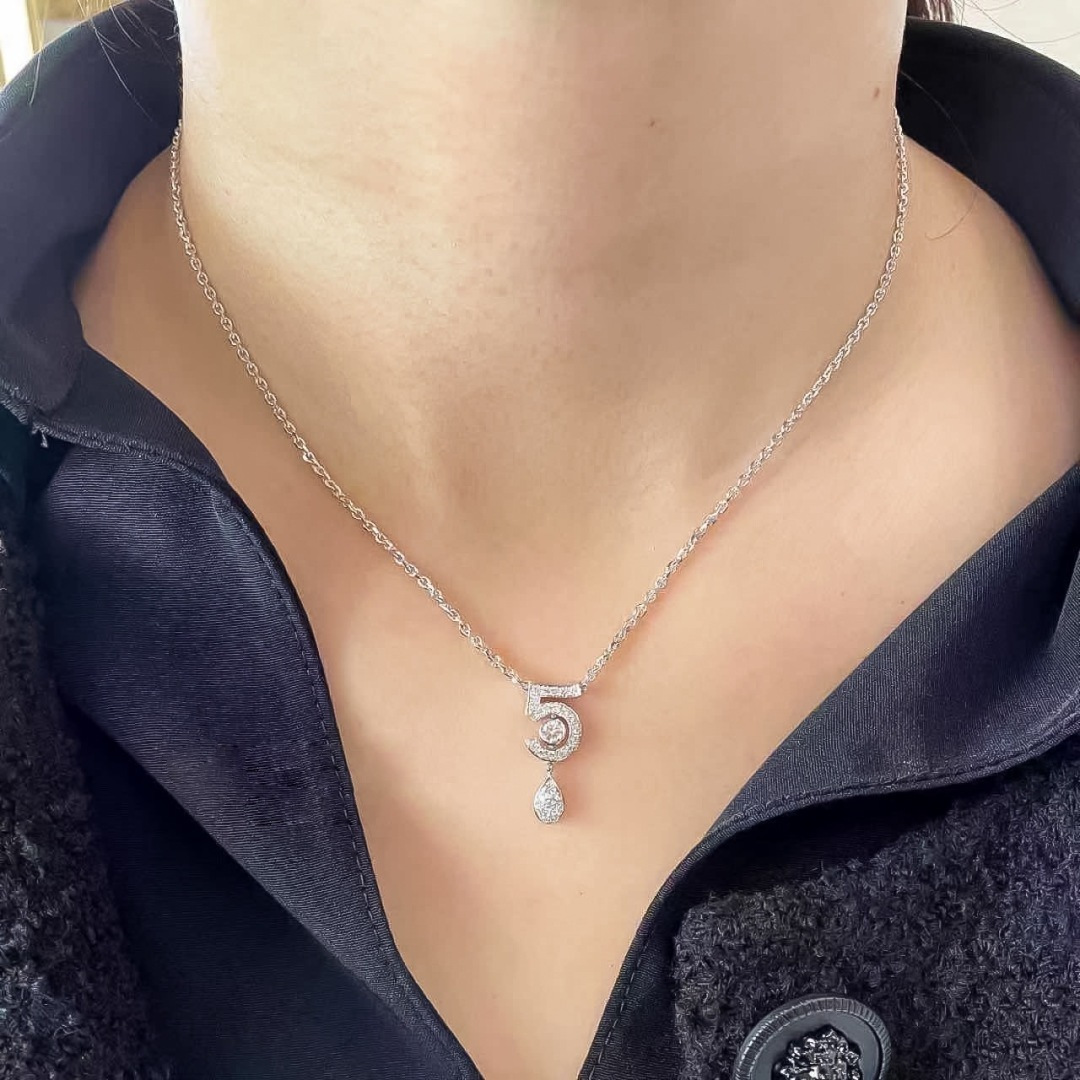 【】5字号项链 官网 。67 800+ 可订做真金真钻，只做对版官网真金货，Pk市面各种金货❗️【cha