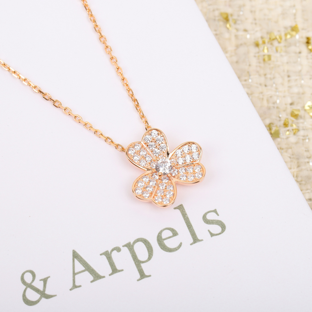 【】顶级精工纯银版本❗️碾压各种市面货❗️官网6万➕购入开发，非常非常非常的精美，不论外观，形状，刻字细