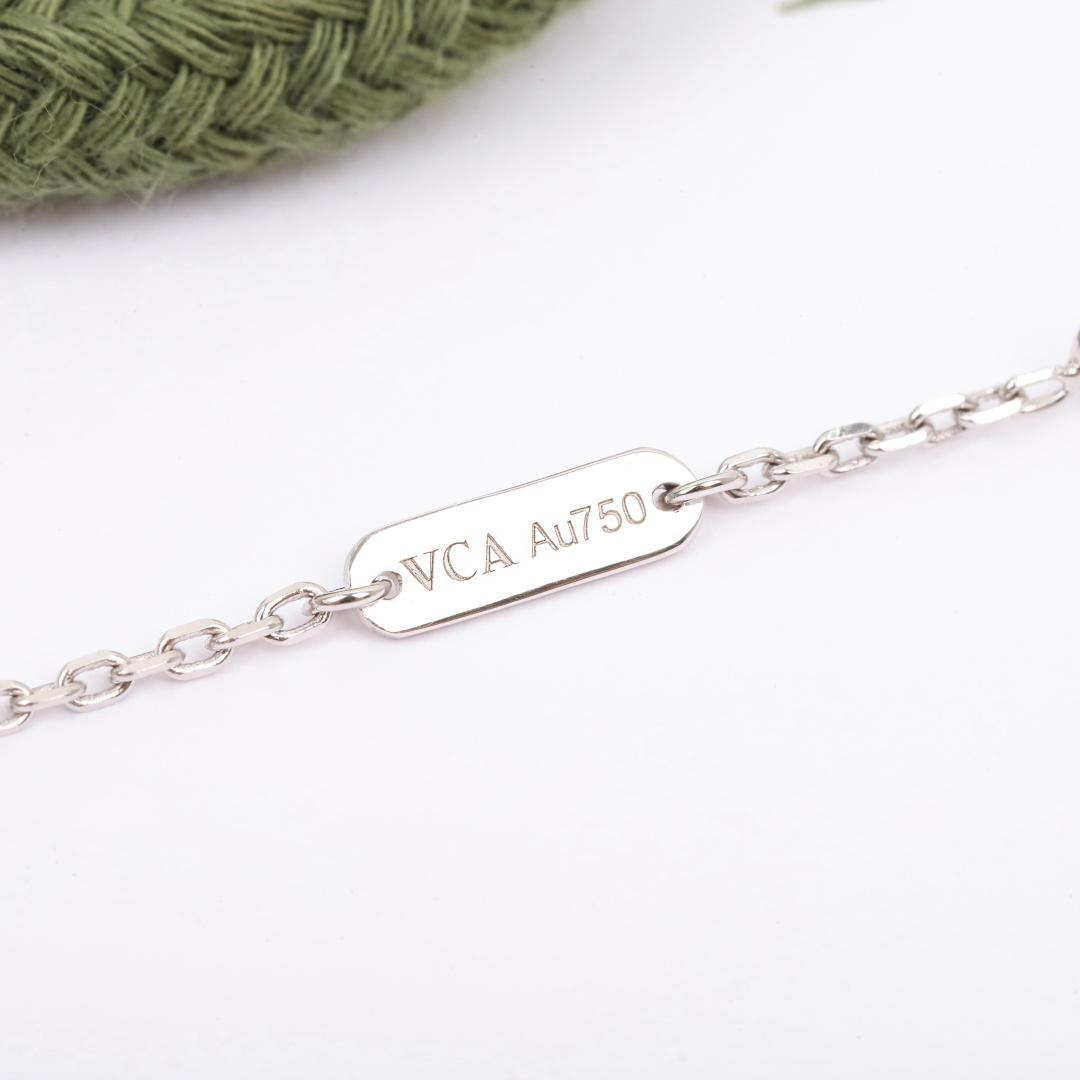 【】顶级精工纯银版本❗️碾压各种市面货❗️官网6万➕购入开发，非常非常非常的精美，不论外观，形状，刻字细