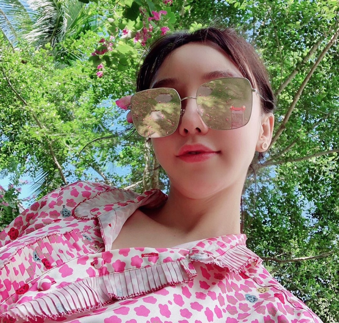 【】圆饼耳钉官网单只。10000+ 认准唯一一家真正购入珠宝类官网开发的，可订做真金真钻，只做对版官网真