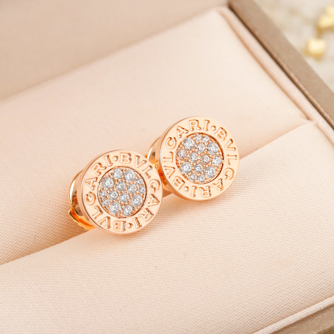 【】圆饼耳钉官网单只。10000+ 认准唯一一家真正购入珠宝类官网开发的，可订做真金真钻，只做对版官网真