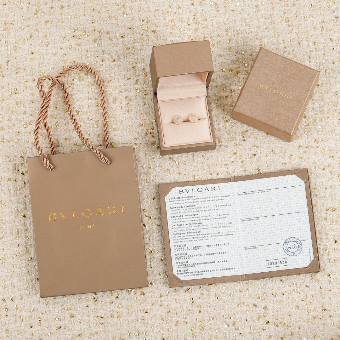 【】圆饼耳钉官网单只。10000+ 认准唯一一家真正购入珠宝类官网开发的，可订做真金真钻，只做对版官网真