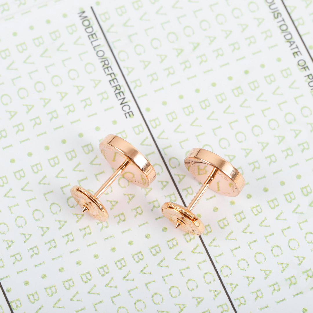 【】圆饼耳钉官网单只。10000+ 认准唯一一家真正购入珠宝类官网开发的，可订做真金真钻，只做对版官网真