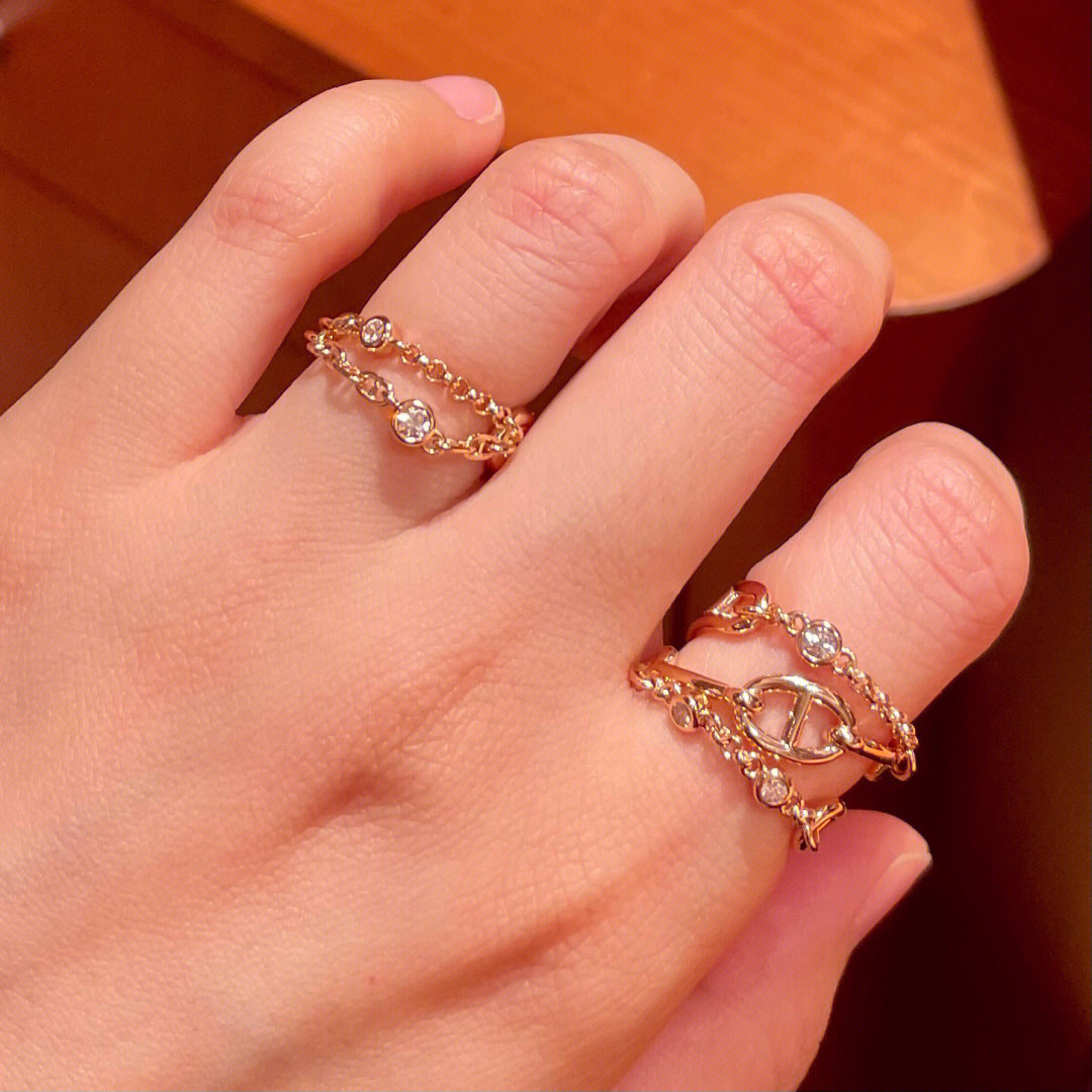 【】猪鼻子戒指 ，可订做18K真金真钻版，只做对版真金货，价询客Fu明星、网红、名媛都难以抗拒！酷劲十足