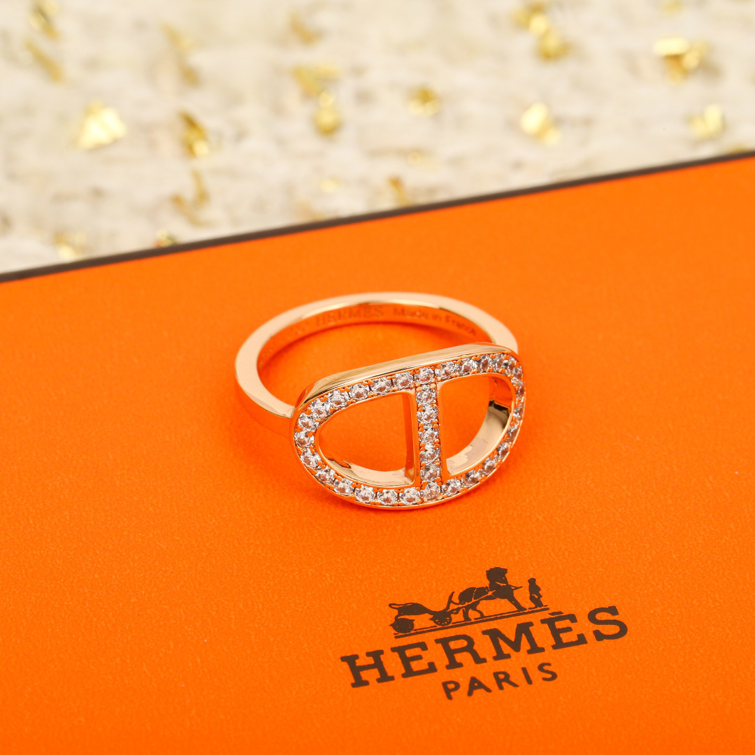 【】 猪鼻子戒指，可订做真金真钻，只做对版官网真金货，Pk市面各种金货❗️量大咨询客FuChaine d