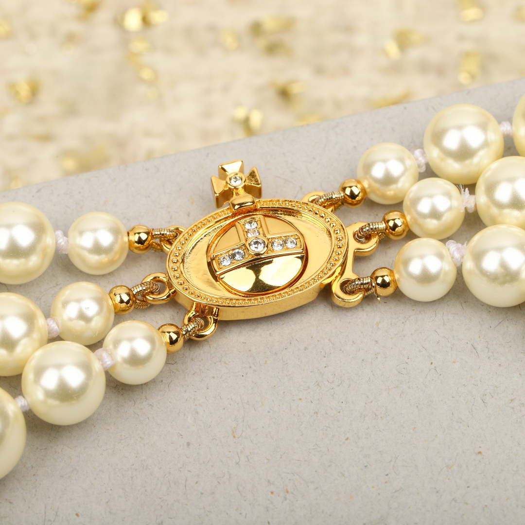 【】jennie同款，z4830，量大咨询客服【VivienneWestwood】重磅推荐，一定要整套入