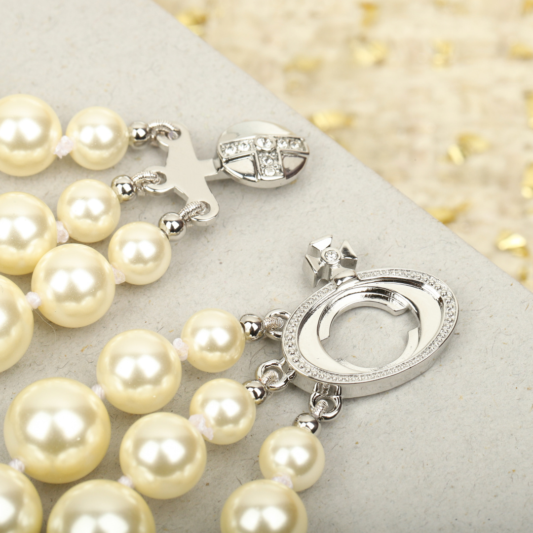 【】jennie同款，z4830，量大咨询客服【VivienneWestwood】重磅推荐，一定要整套入