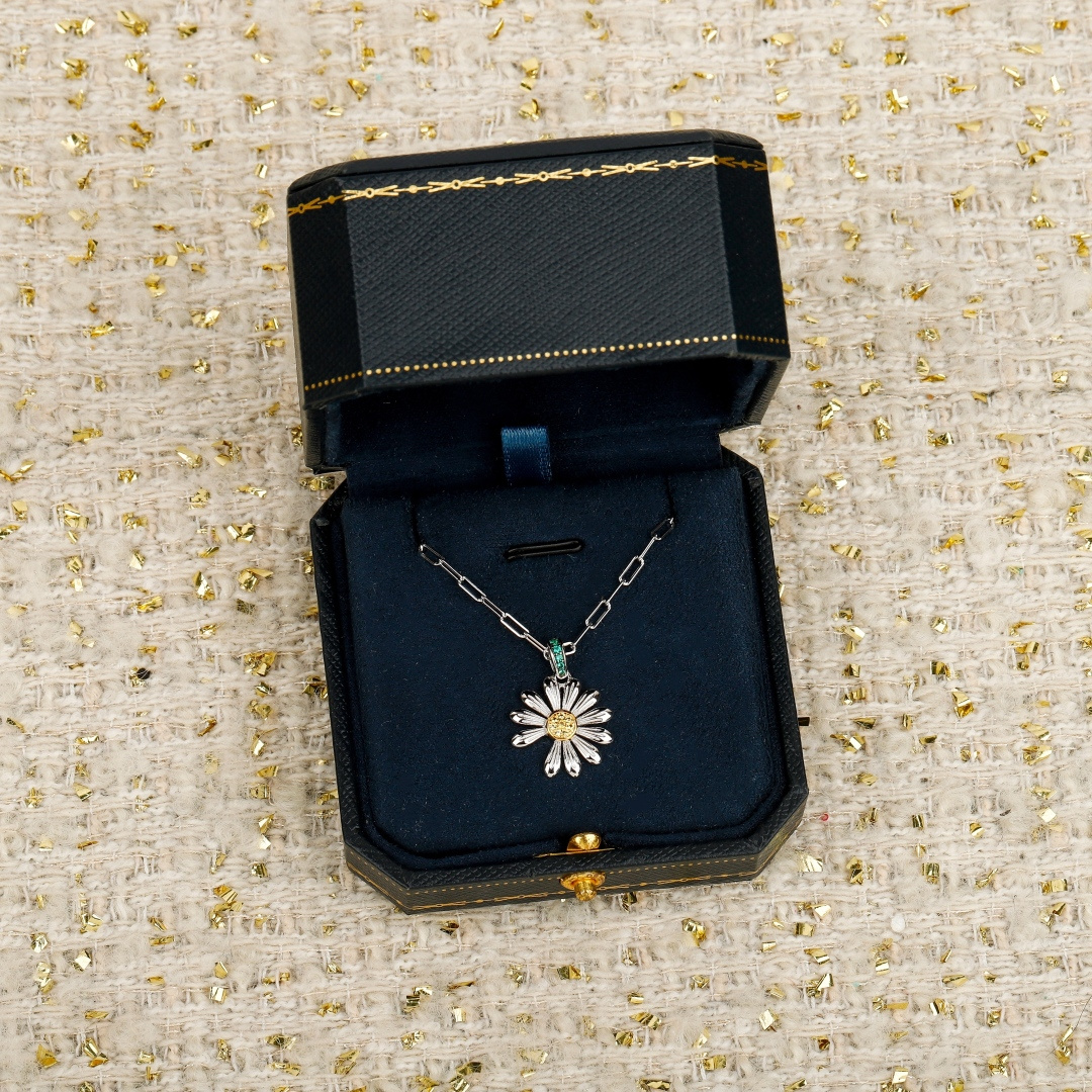 Moncler Haute Couture Haute Couture Fine Jewelry Necklace Bracelet Ring 2