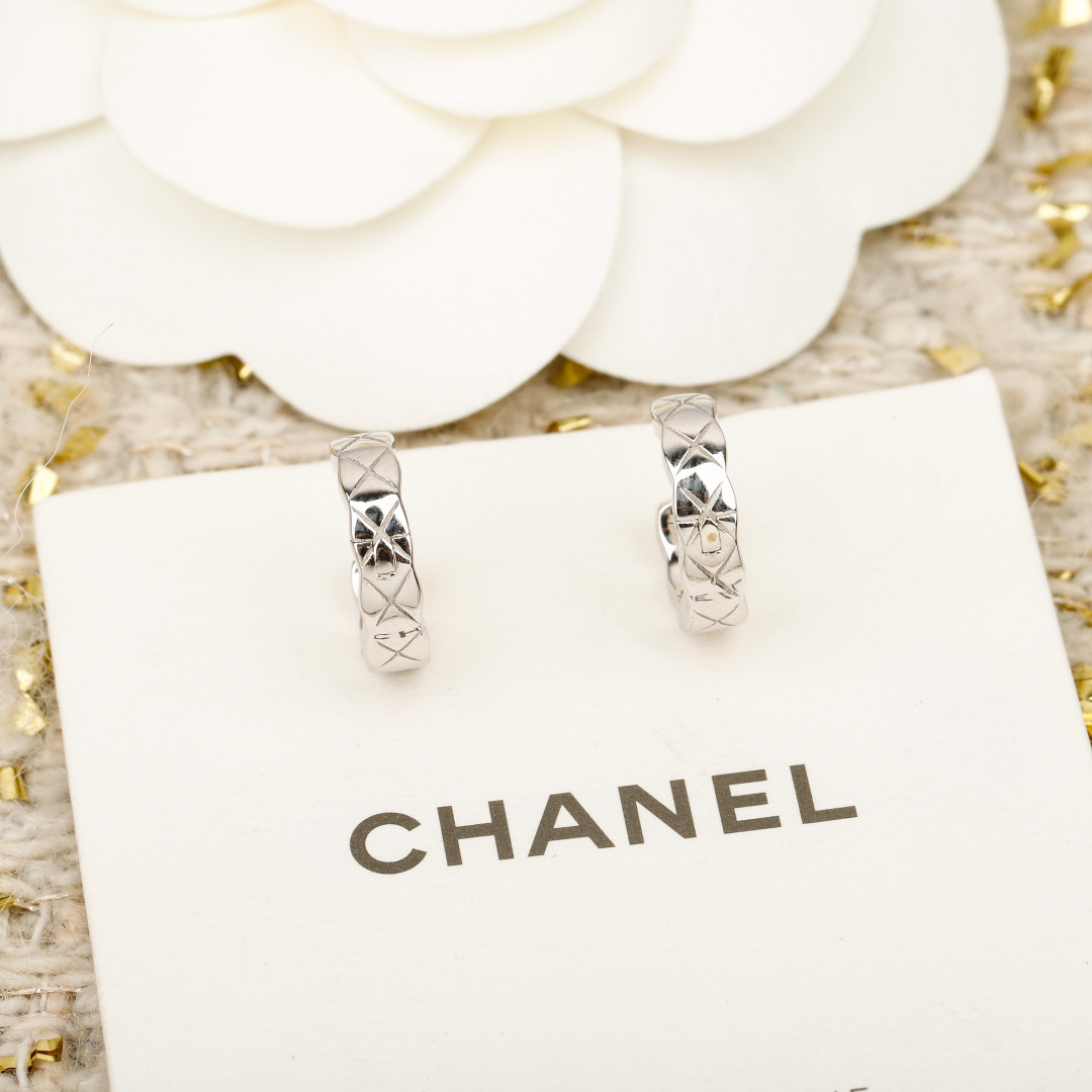 Chanel Haute Joaillerie Fine Jewelry Earrings Necklace Ring Ref.3099B217 4