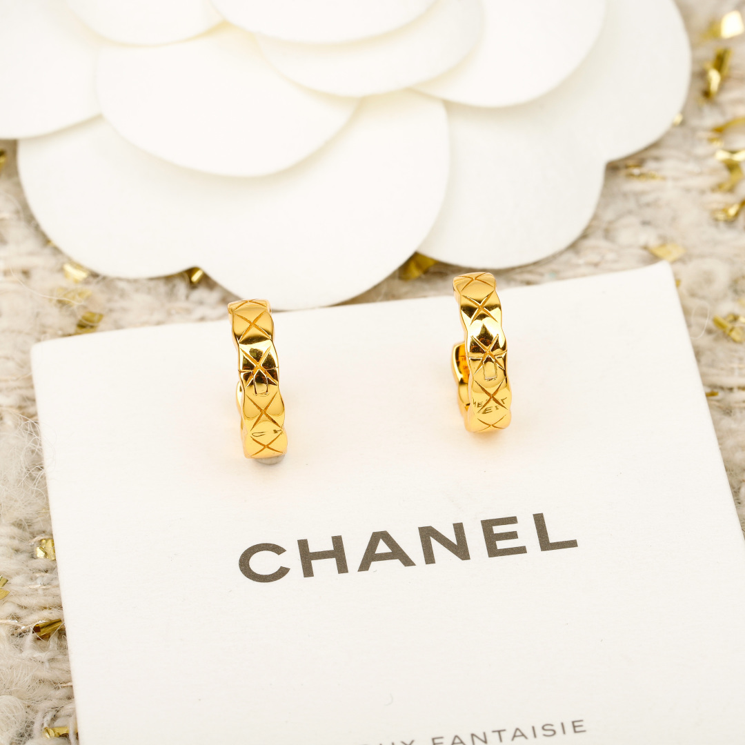 Chanel Haute Joaillerie Fine Jewelry Earrings Necklace Ring Ref.3099B217 5