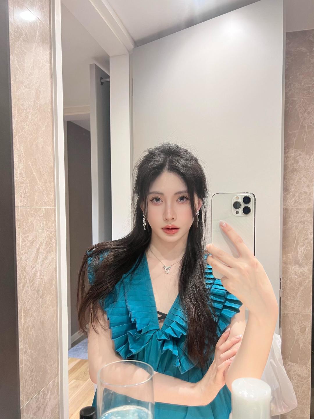 【】HW项链 ，可订做18K真金真钻版，只做对版真金货，价询客Fu HW家的Diamond LooP花园系列，花形钻圈项