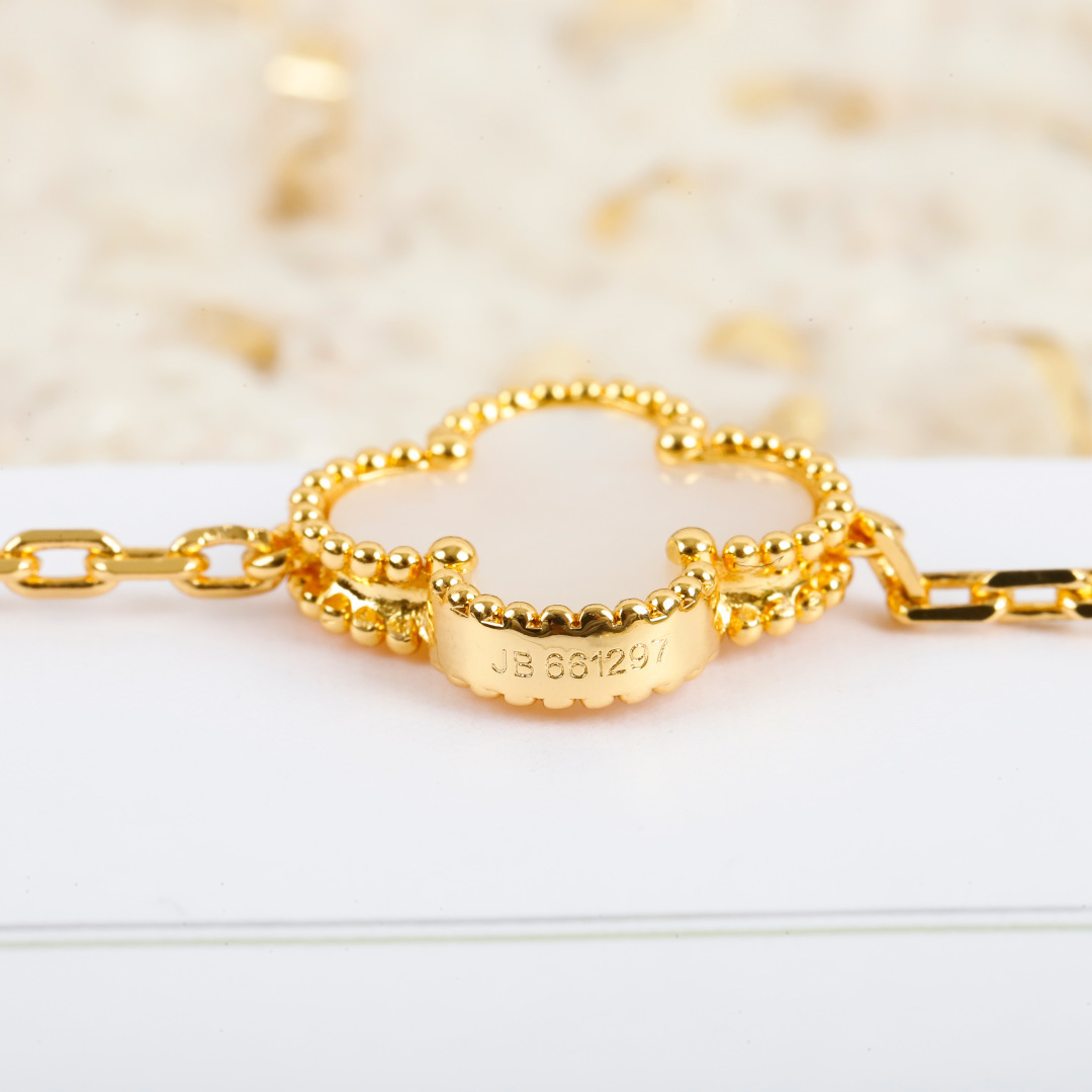 Chanel Haute Joaillerie Fine Jewelry Earrings Necklace Ring Ref.0CED63F6 6