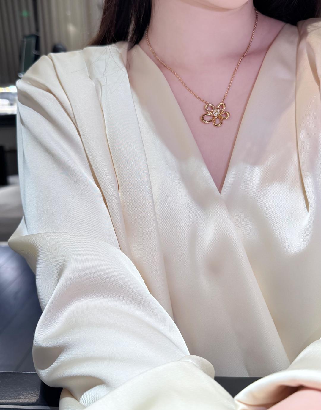 미우미우 목걸이 61135