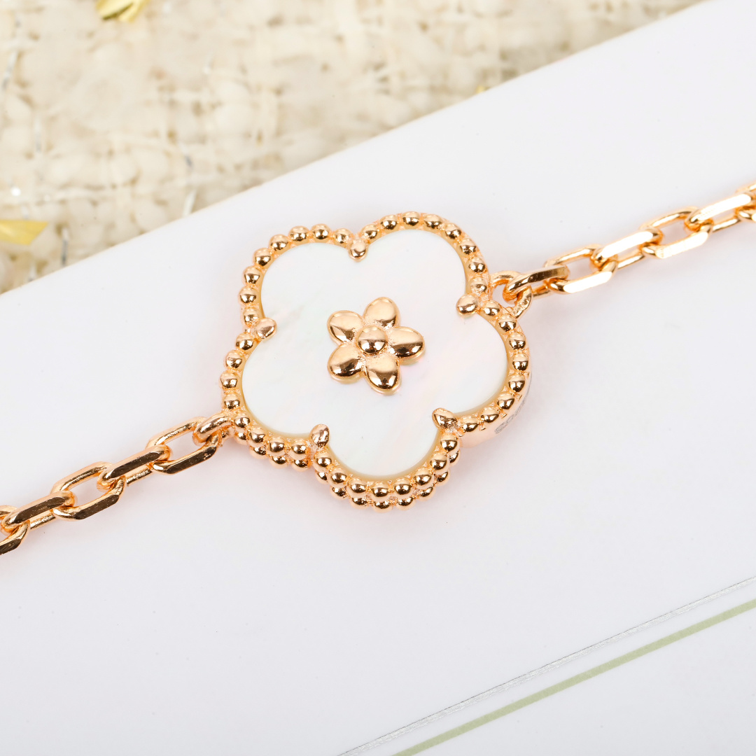 Pulseira Van Cleef Arpels Lucky Spring Ouro rosa branco madrepérola vermelho cornalina preto ônix 17 cm
