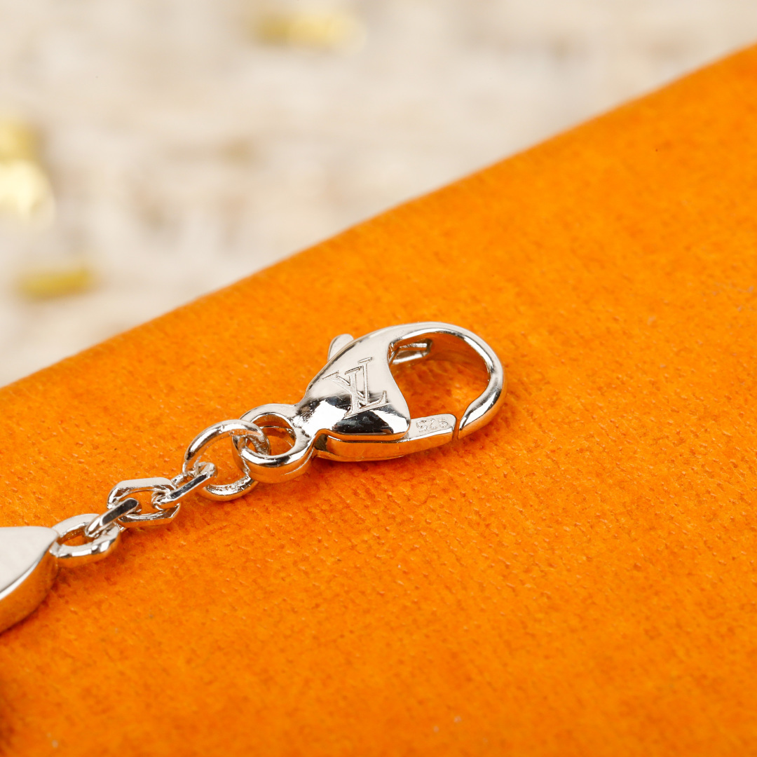 Louis Vuitton Haute Couture Haute Couture Fine Jewelry Necklace Bracelet 7