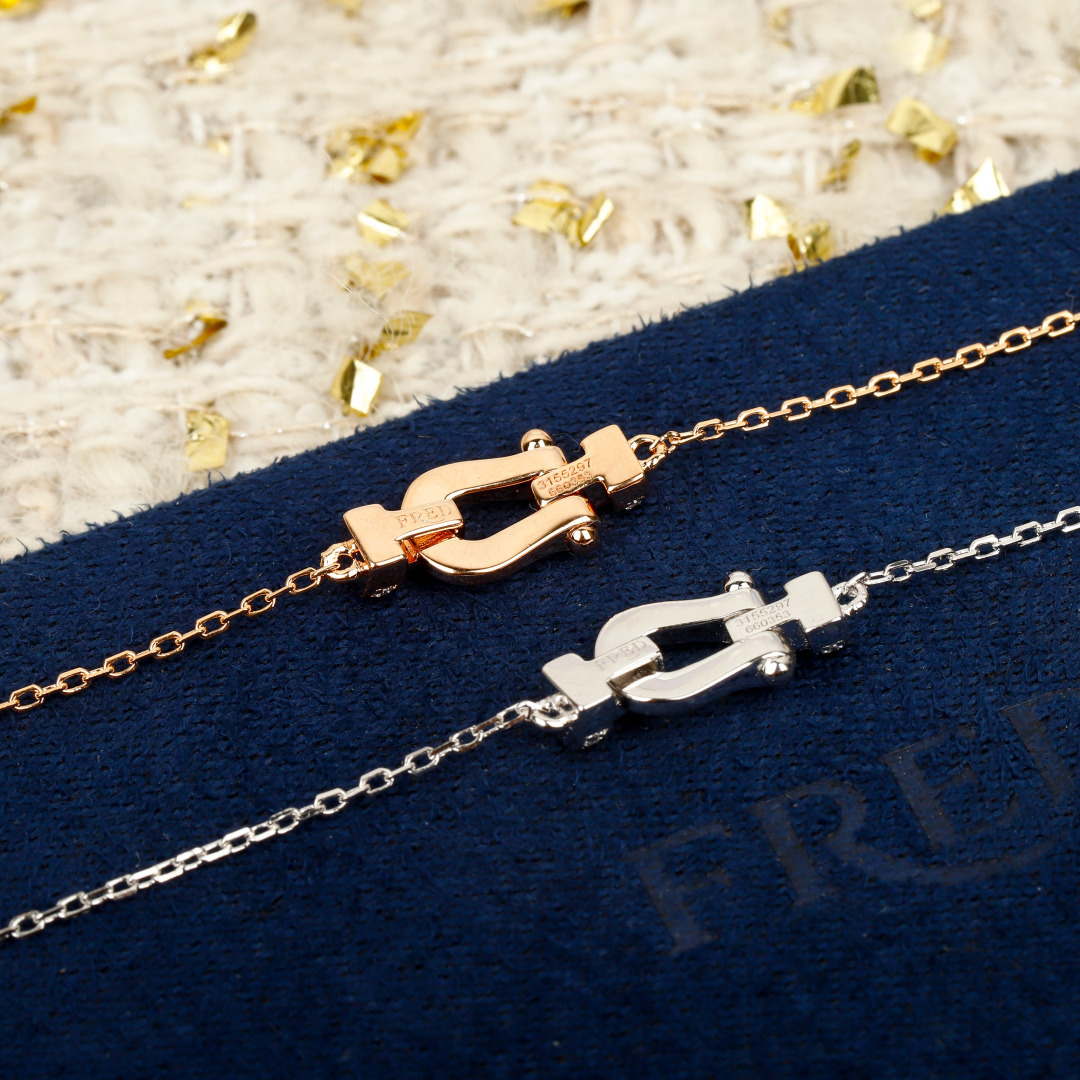 【】 FR@D马蹄系列 官网10000+ 可定制真金真钻版，价格咨询客服😋FORCE 10系列手链太太太