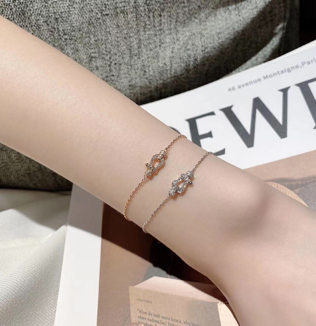 【】 FR@D马蹄系列 官网10000+ 可定制真金真钻版，价格咨询客服😋FORCE 10系列手链太太太