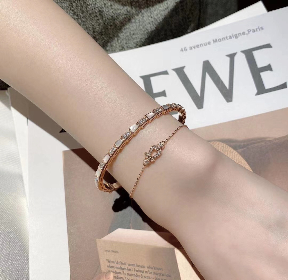 【】 FR@D马蹄系列 官网10000+ 可定制真金真钻版，价格咨询客服😋FORCE 10系列手链太太太