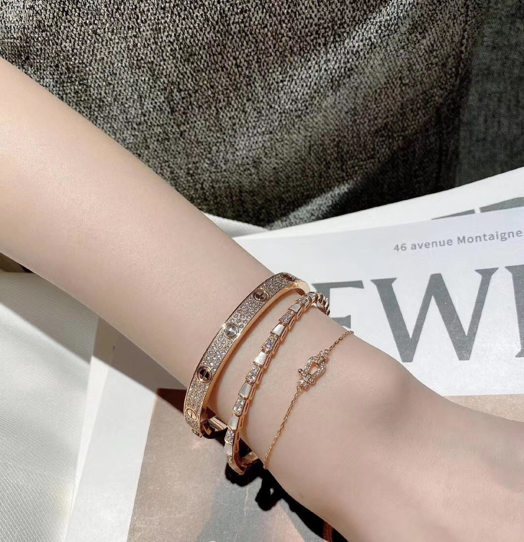 【】 FR@D马蹄系列 官网10000+ 可定制真金真钻版，价格咨询客服😋FORCE 10系列手链太太太