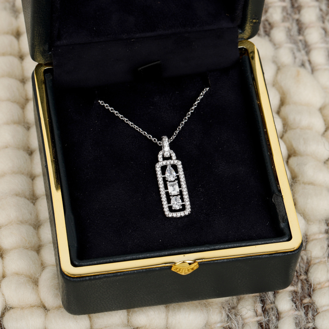 Graff 18K White Gold Diamond Pendant Necklace necklace 18K white gold white diamond 16 inch