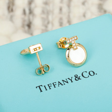 【】T耳钉,可订做18K真金真钻版,只做对版真金货,价询客Fu T 系列是 Tiffany 在 2015 年推出的现代经 【】T耳钉,可订做18K真金真钻版,只做对版真金货,价询客Fu T 系列是 Tiffany 在 2015 年推出的现代经