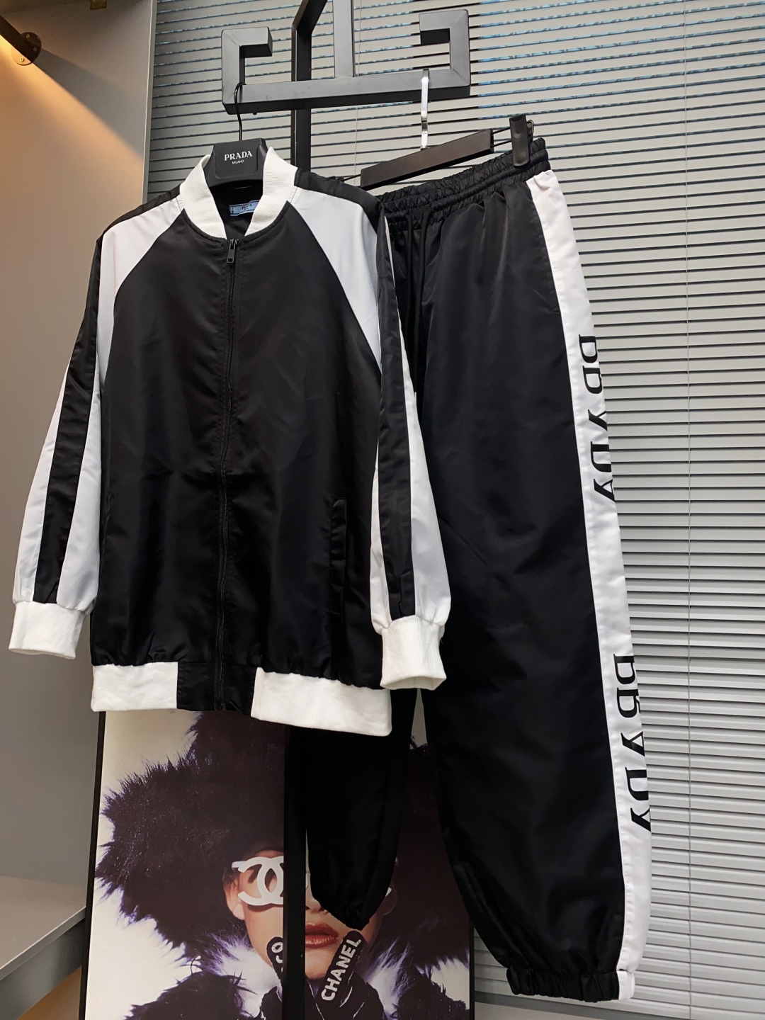 Prada 2025 Sportswear Set Logo Striped Jacket with Drawstring Pants 7 cmp i1754366169734 535 0 6