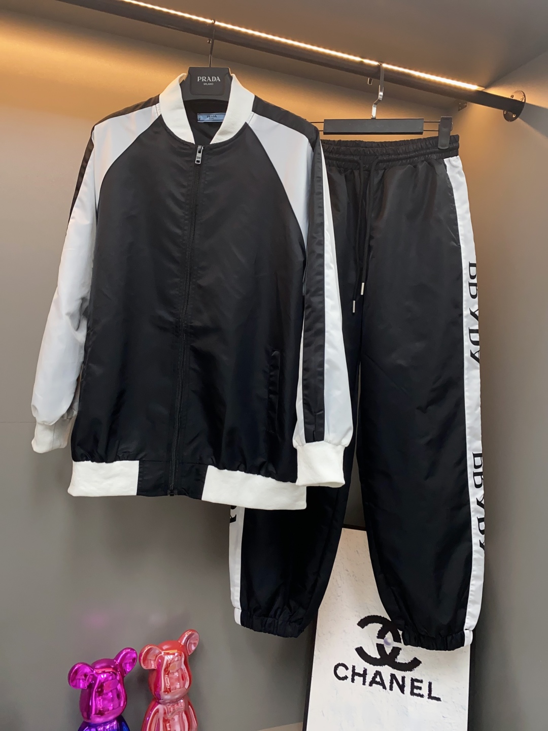 Prada 2025 Sportswear Set Logo Striped Jacket with Drawstring Pants 2 cmp i1754366169734 8316 0 1