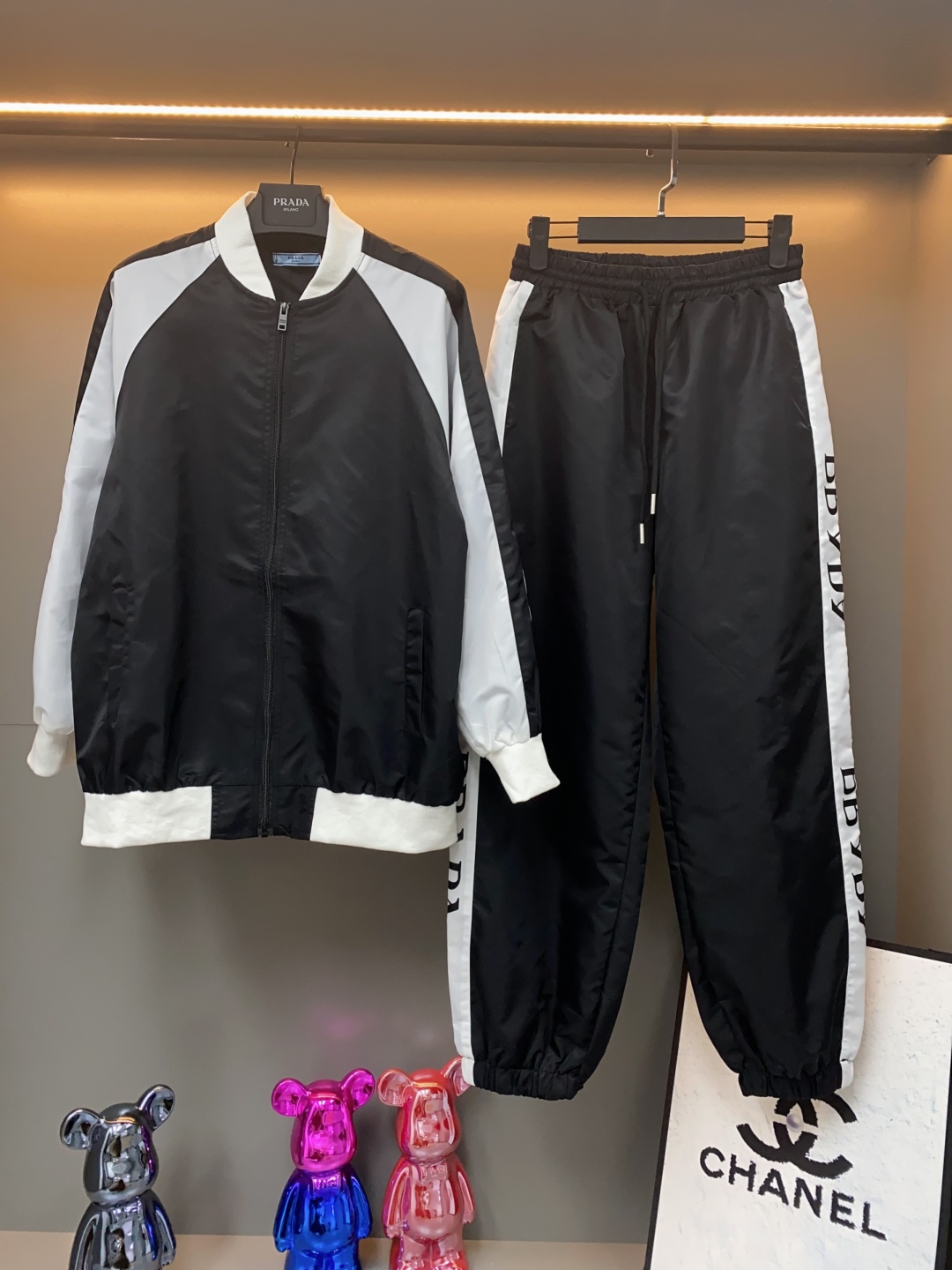 Prada 2025 Sportswear Set Logo Striped Jacket with Drawstring Pants 3 cmp i1754366170511 8560 0 2