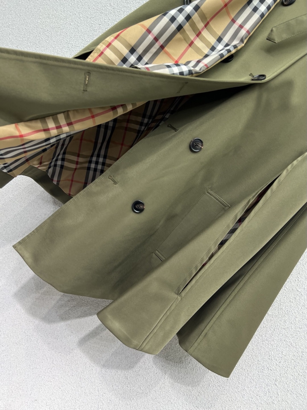 Elegant Burberry Style Cape Coat for Women | Timeless Fashion Piece 6 cmp i1757665201950 7823 0 5