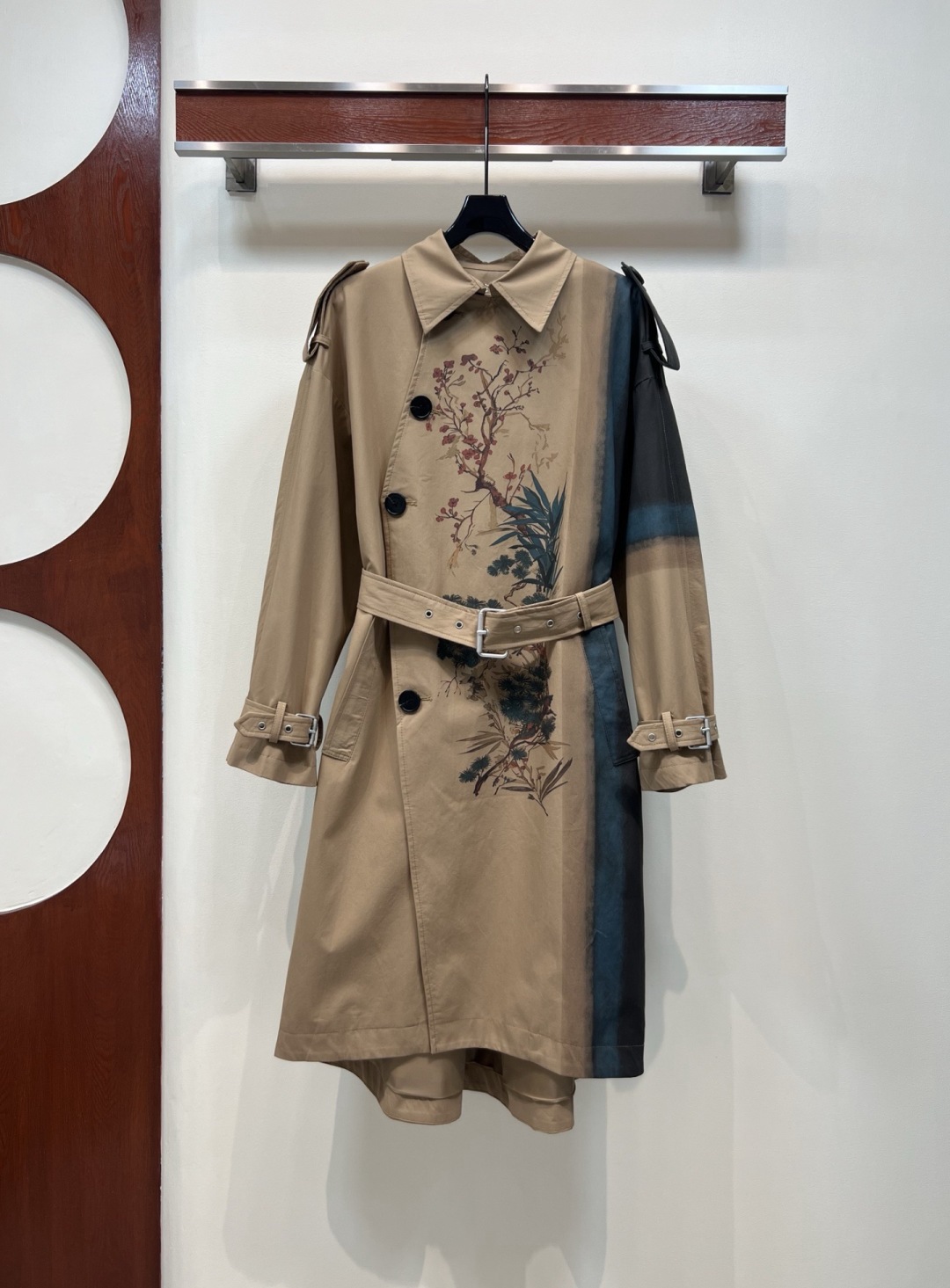 Dior 2025 New Chinese Style Belted Trench Coat - Elegant and Sophisticated 1 cmp i1758345306177 8224 0 0