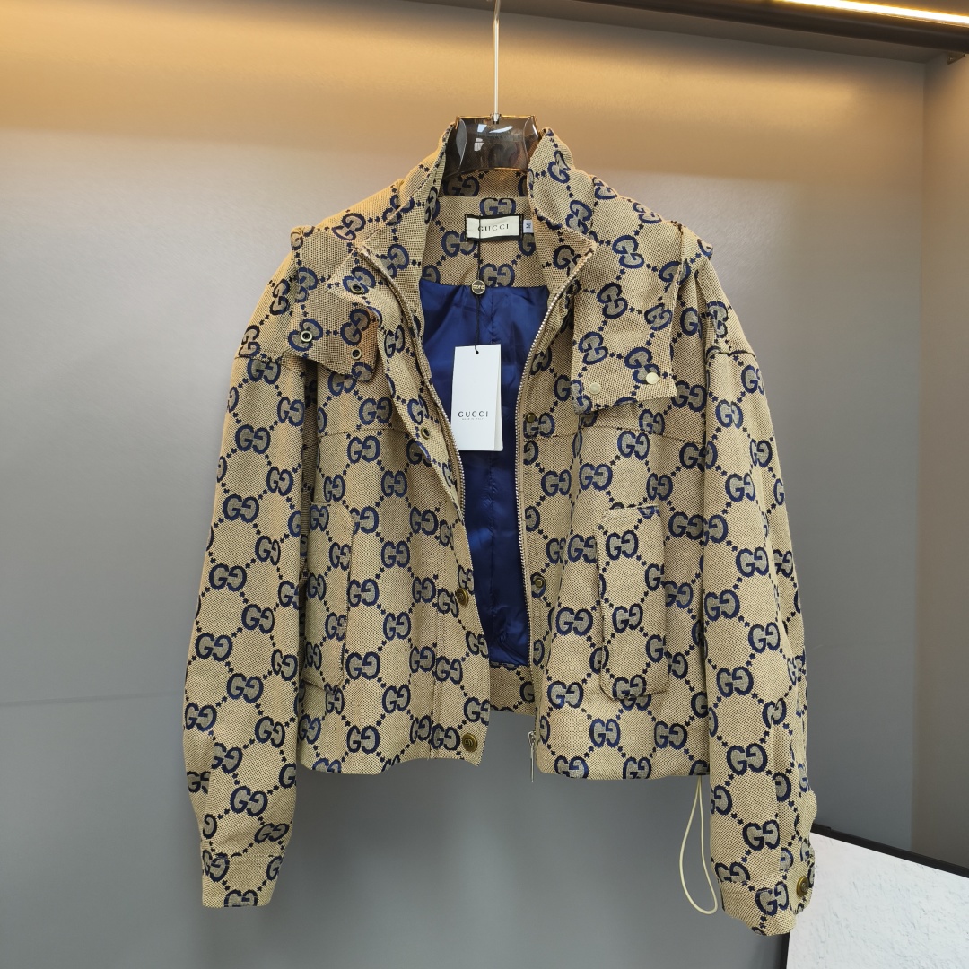 Gucci Women's GG Jacquard Hooded Jacket, Stylish and Comfortable Outerwear 3 cmp a1758417317155 2578