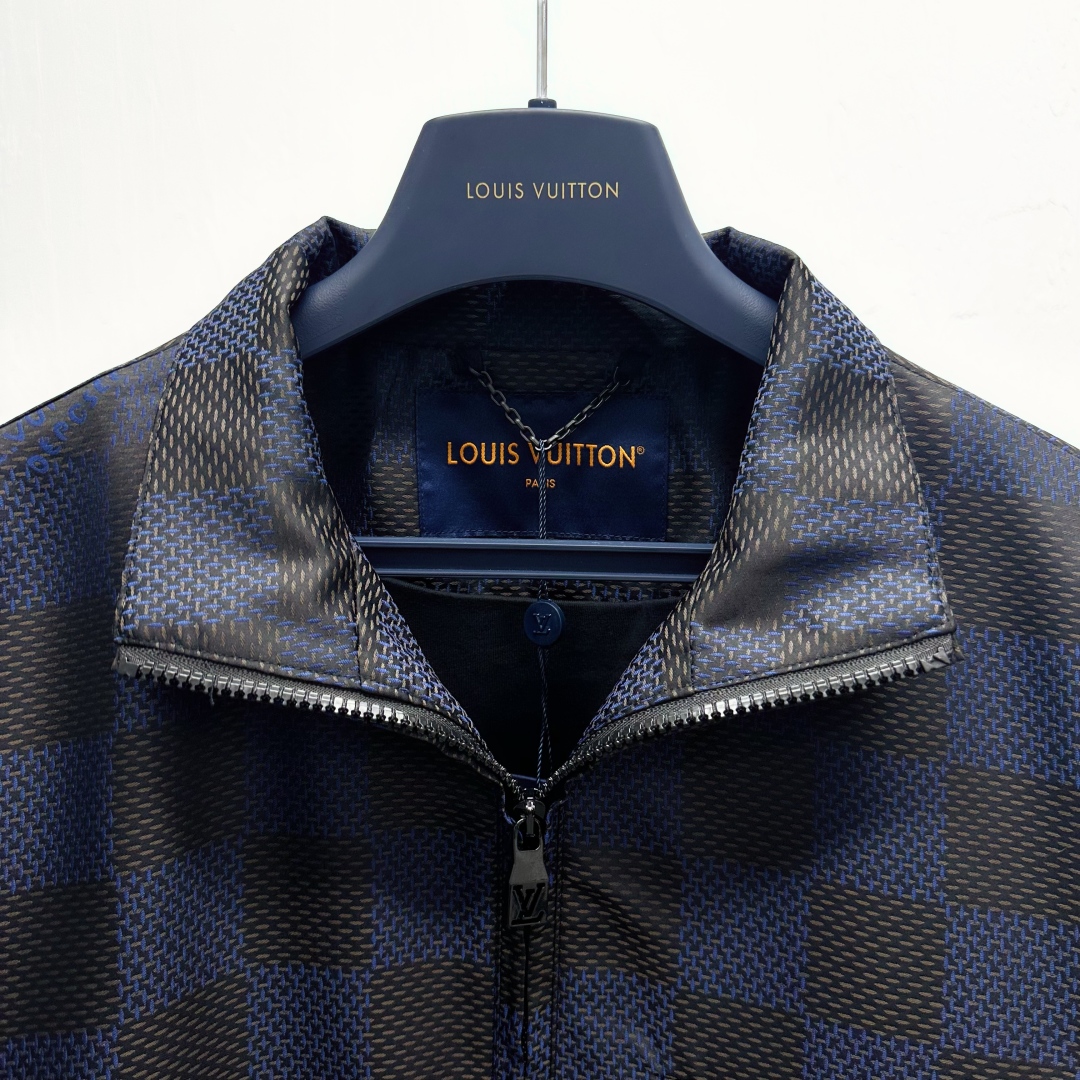Louis Vuitton Men's Damier Windbreaker Jacket - Stylish & Lightweight 3 cmp a1736667953689 2472