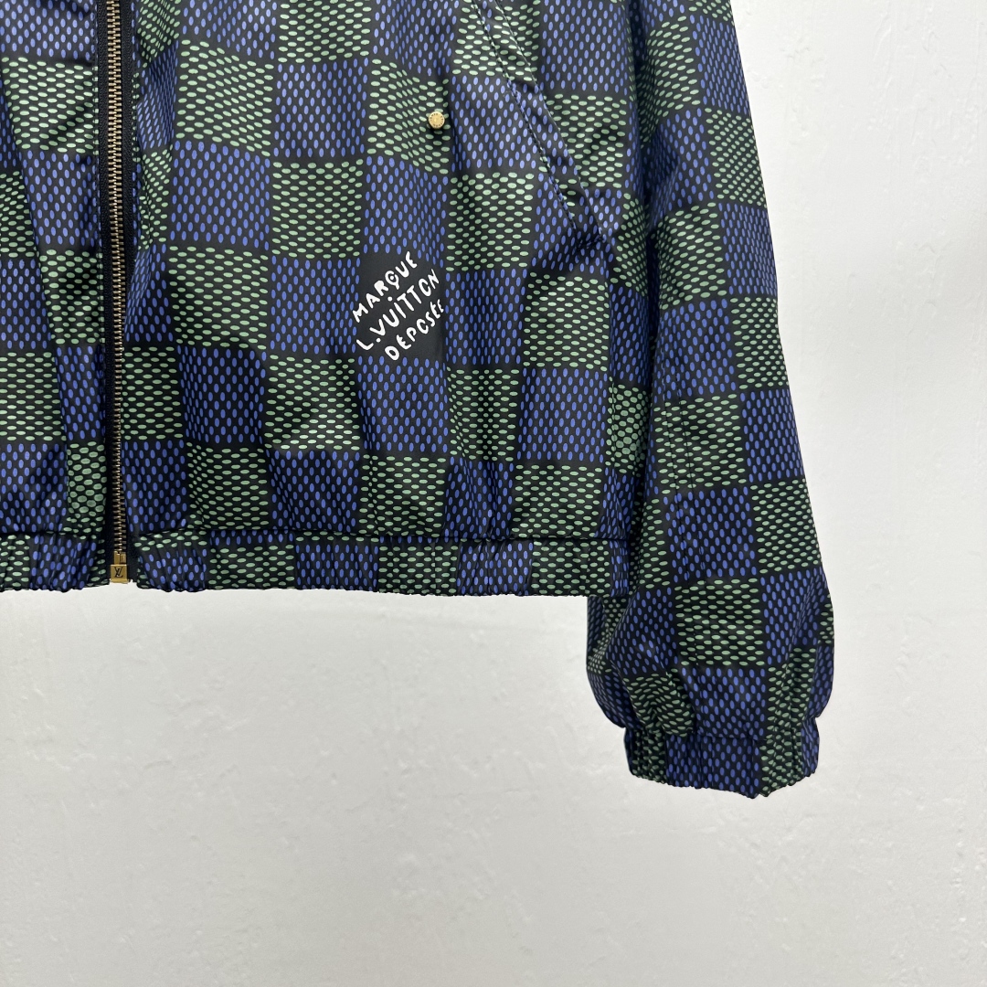 Louis Vuitton Reversible Damier Windbreaker Jacket - Stylish & Versatile 4 cmp a1740210424591 7570