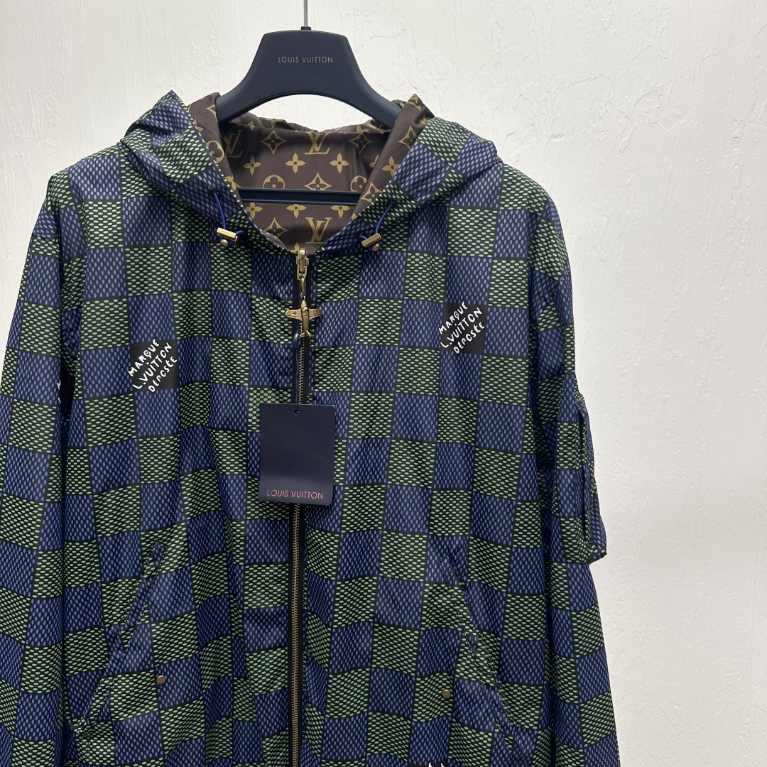 Louis Vuitton Reversible Damier Windbreaker Jacket - Stylish & Versatile 3 cmp a1740210424607 7448