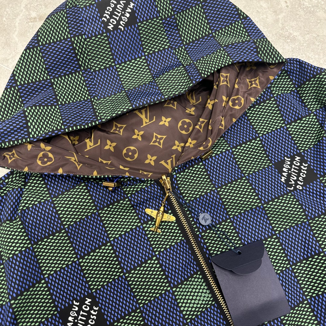 Louis Vuitton Reversible Damier Windbreaker Jacket - Stylish & Versatile 6 cmp a1740210495297 3611