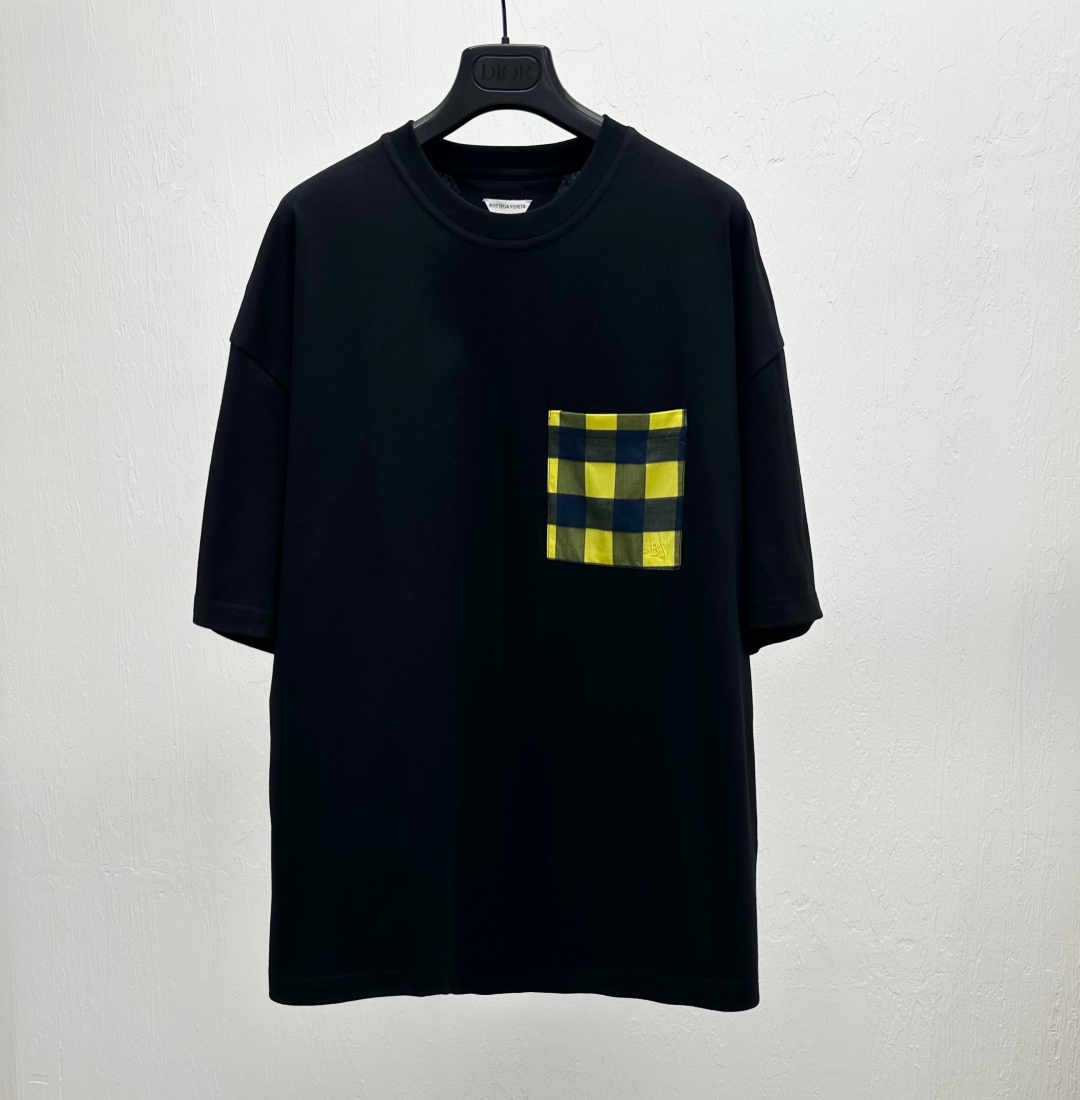 Bottega Veneta Black Crew Neck T-Shirt with Check Pocket S-XL 2 cmp a1740983016505 5580