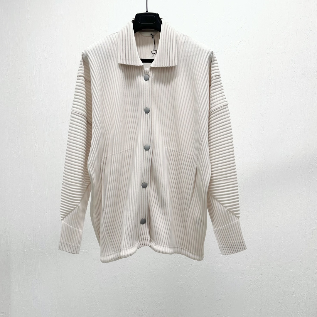 NO:822793,lssey M1yake Issey Miyake lapel long-sleeved jacket, sizes 1-4, men's and women's wear, isseymiyake, jackets & coats,19860909lssey M1yake 三宅一生翻领长袖外套 尺码1-4,男装女装,isseymiyake,jackets & coats,,Women's clothing