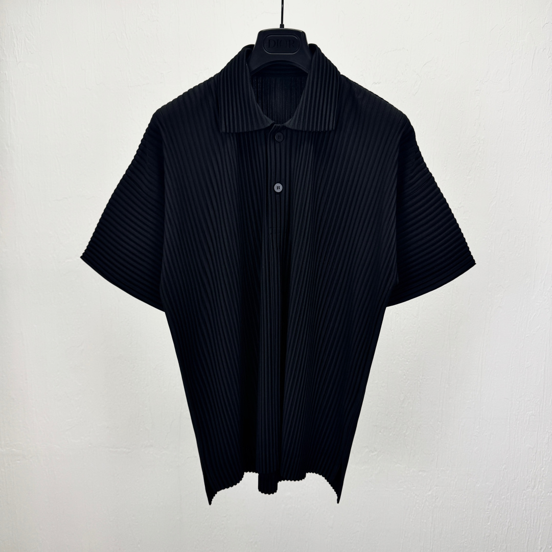 NO:822767,Issey M1yake buttoned Polo short sleeves, sizes 1-4, men's clothing, isseymiyake, T-shirt,19860909Issey M1yake 三宅一生系扣Polo短袖 尺码1-4码,男装,isseymiyake,T-shirt,,Women's clothing