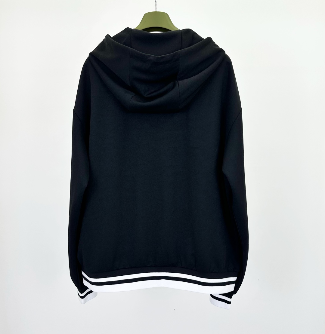 Gucci Black Cotton Blend Zip-Up Hoodie with Striped Ribbed Hem 6 cmp a1751704461220 3477