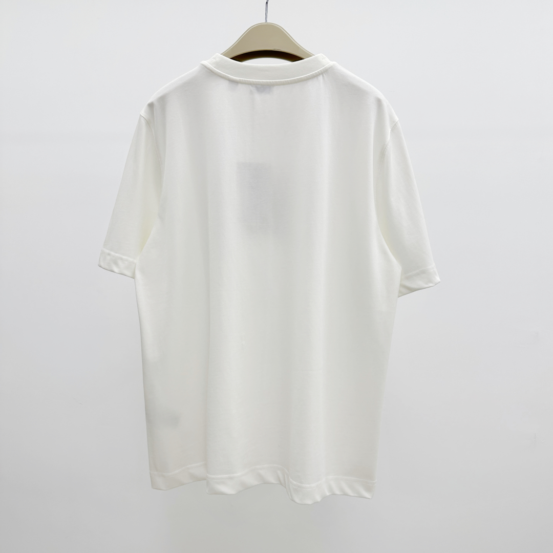 Burberry White Crew Neck T-Shirt with Equestrian Knight Embroidery 6 cmp a1753084999901 6524