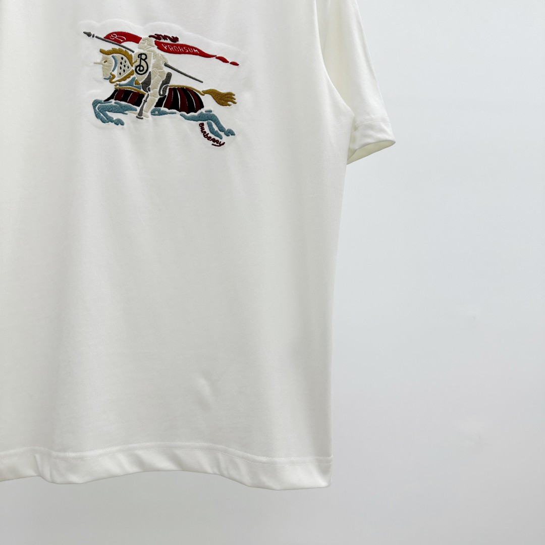 Burberry White Crew Neck T-Shirt with Equestrian Knight Embroidery 5 cmp a1753085000319 6635
