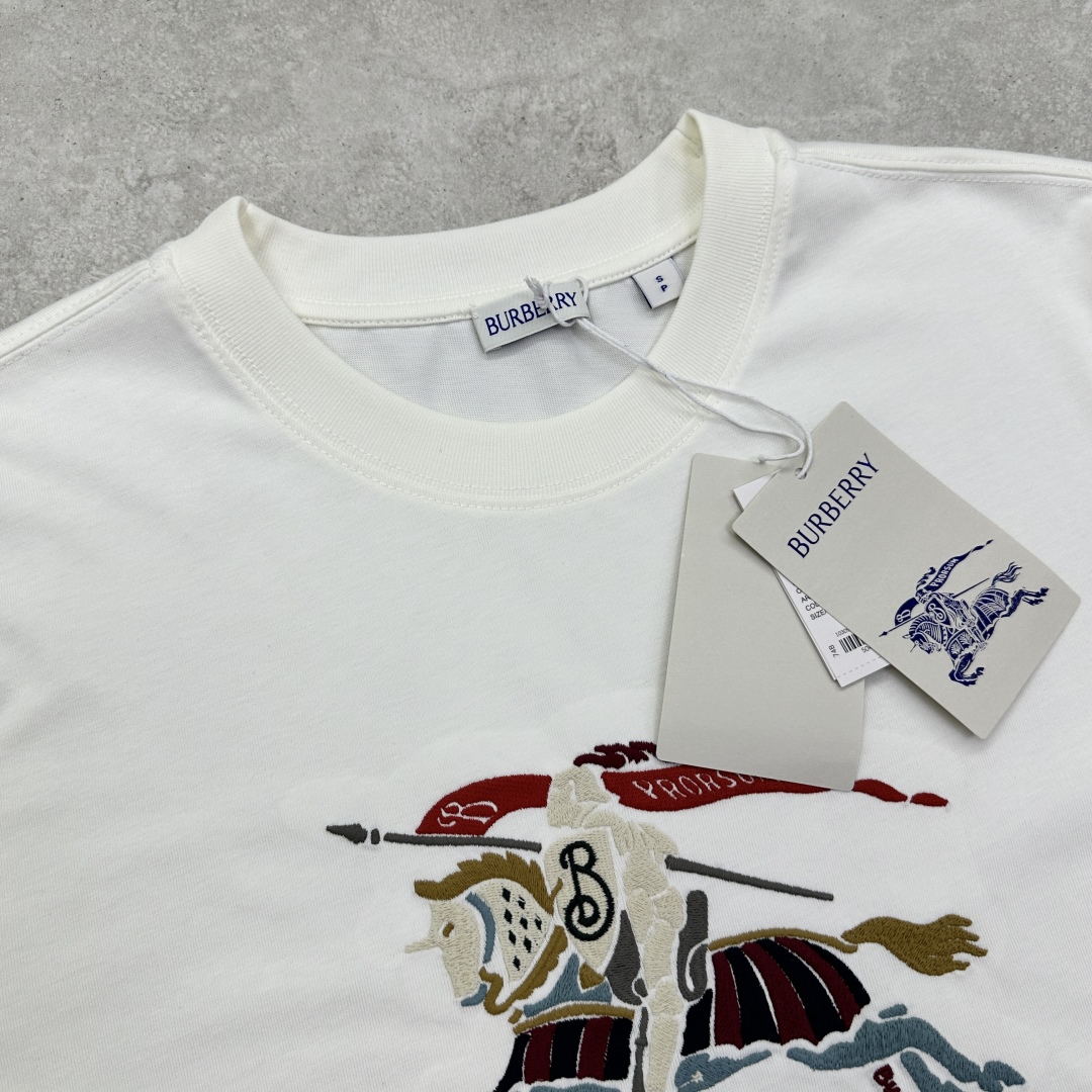 Burberry White Crew Neck T-Shirt with Equestrian Knight Embroidery 7 cmp a1753085005258 7844