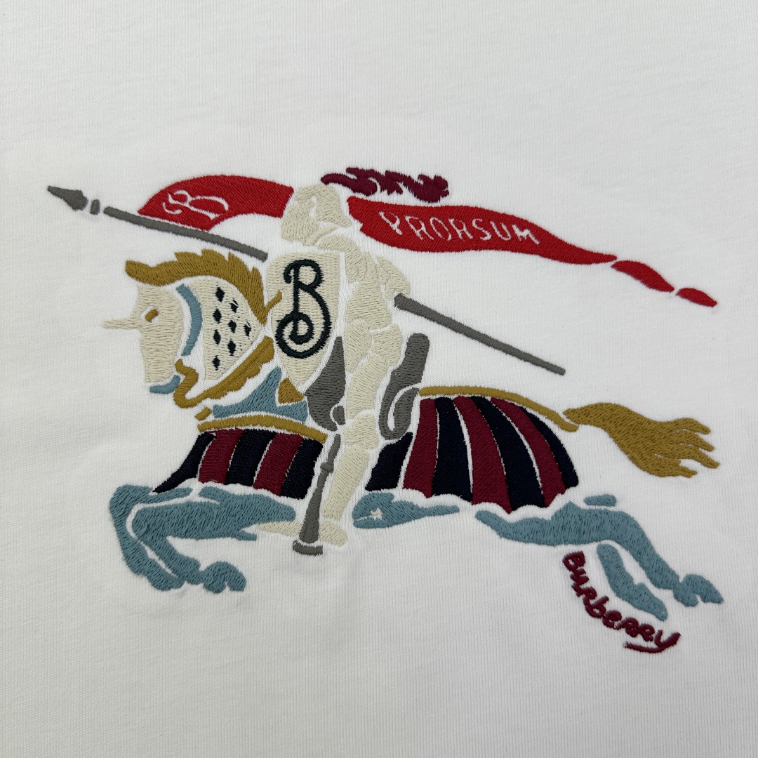 Burberry White Crew Neck T-Shirt with Equestrian Knight Embroidery 8 cmp a1753085005511 1648