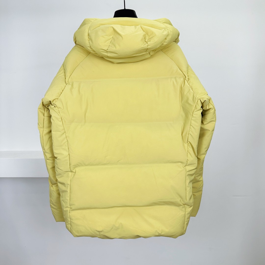 Diorr & Decent x Descente Outdoor Skating Puffer Jacket in Yellow 4 cmp a1755680067329 3663