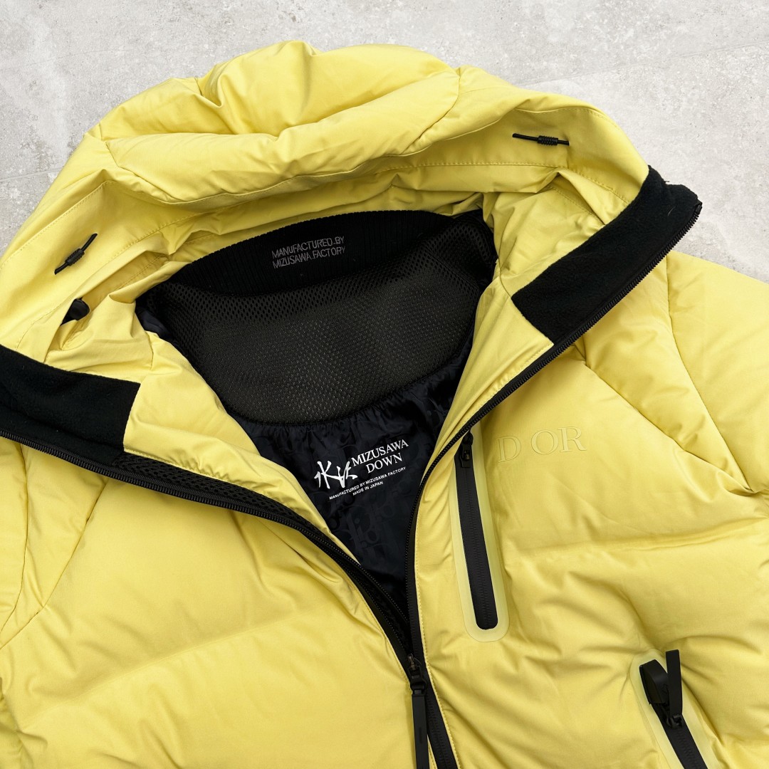 Diorr & Decent x Descente Outdoor Skating Puffer Jacket in Yellow 5 cmp a1755680067403 3233