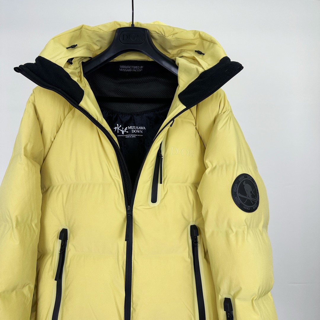 Diorr & Decent x Descente Outdoor Skating Puffer Jacket in Yellow 2 cmp a1755680067542 3114