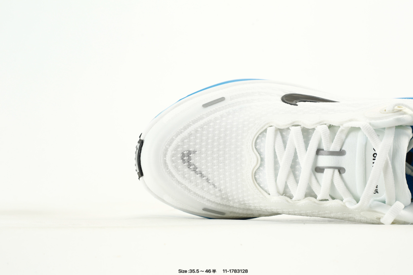 💰140
公司级✅Nike VOMERO PLUS 耐克 舒适减震防滑 低帮跑步鞋
全掌ReactX泡绵中底 前掌和后跟还配备了Air Zoom气垫单元 据说跑起来更快更舒适哦 这次最大的升级点 首次引入了ReactX泡绵
货号:HV8150-103
尺码:36 36.5 37.5 38 38.5 39 40 40.5 41 42 42.5 43 44 45 46
编码:11-1783128